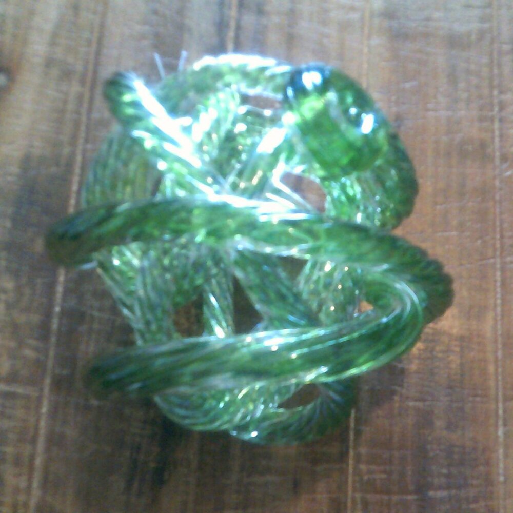 HAND MADE GLASS KNOT Murano Style Abstract Twisted Rope Infinity Sculpture - Picture 3 of 6